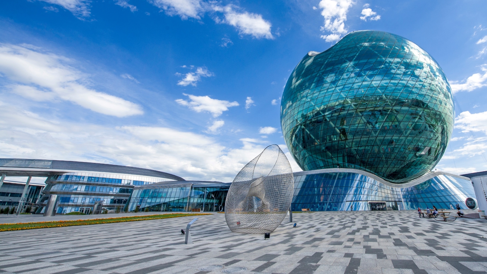 Múzeum, Nur Alem